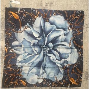Perlavera 100% silk scarf new with tags flower and Bridle Straps